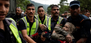 Inundação repentina devasta vilas na fronteira do Nepal com o Tibete e deixa mortos e centenas de desaparecidos